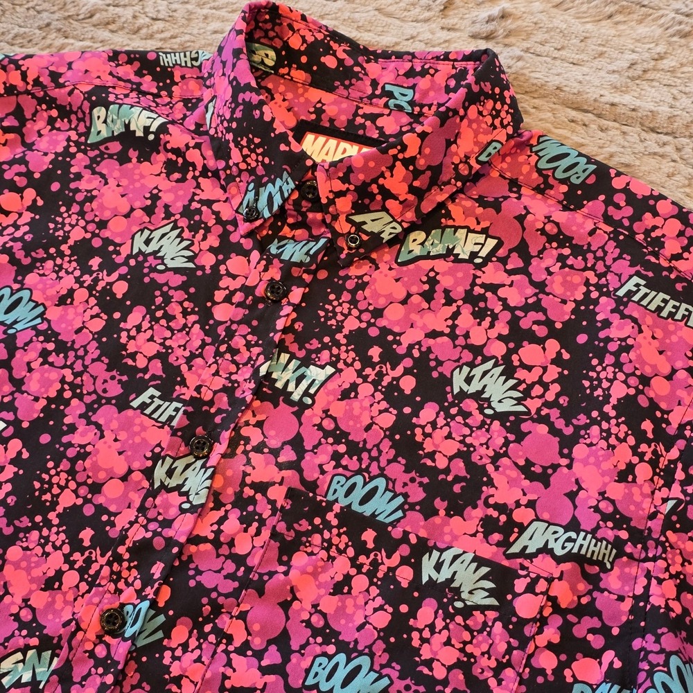 Marvel RSVLTS KUNUFLEX Shirt Mens Medium Pink Splatter Comic Sound Effects Short